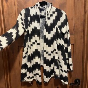 EUC GAP very soft oversized sweater/cardigan size M